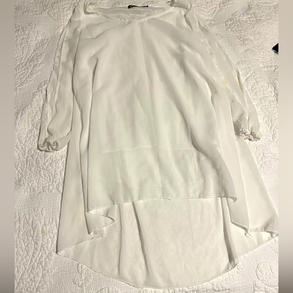 Women’s White chiffon lined tunic top with open wing arms